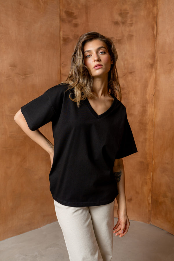 T-SHIRT BASIC BOPOCO OVERSIZE V-NECK CZARNY image 1
