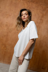 T-SHIRT BASIC BOPOCO OVERSIZE V-NECK BIAŁY image 3