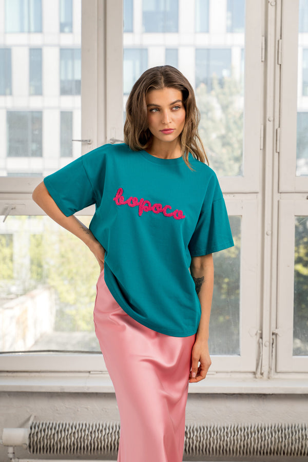 T-SHIRT BOPOCO PETROLOWY Z RÓŻOWYM HAFTEM image 0