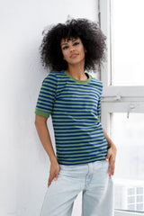 T-SHIRT W PASKI ZIELONO-CHABROWE image 1