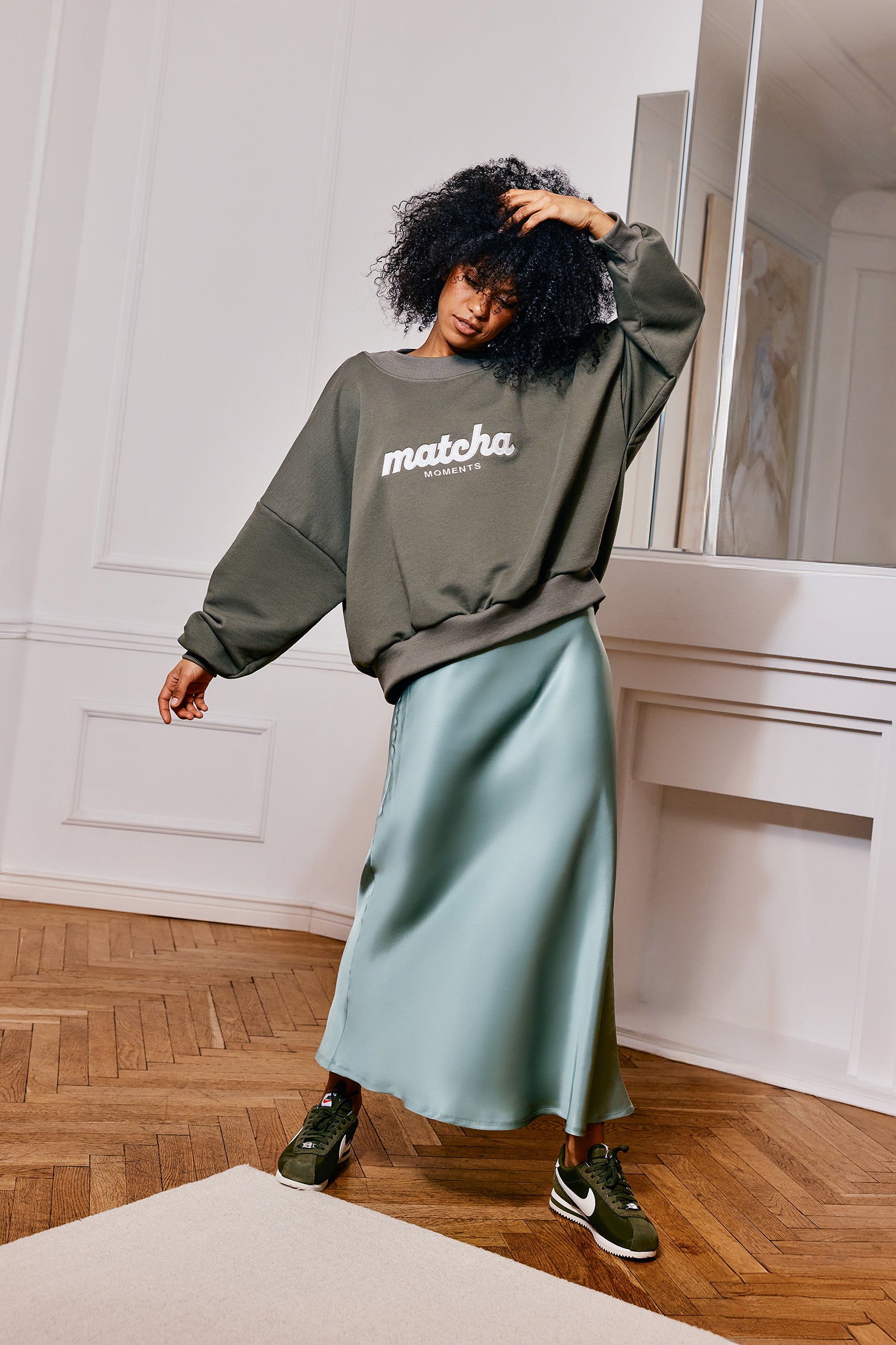 BLUZA OLIWKOWA Z HAFTEM MATCHA image 3