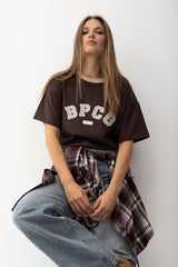 T-SHIRT BPCO BRĄZOWY Z BEŻOWĄ LAMÓWKĄ