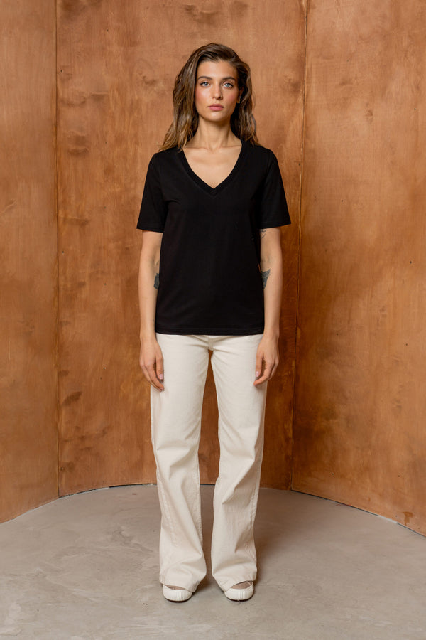 T-SHIRT BASIC BOPOCO NORMAL V-NECK CZARNY image 1
