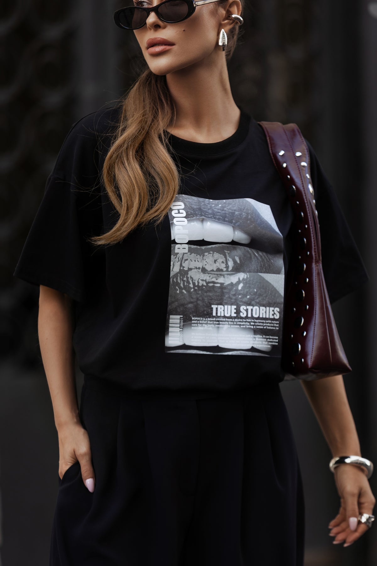T-SHIRT LIPS CZARNY