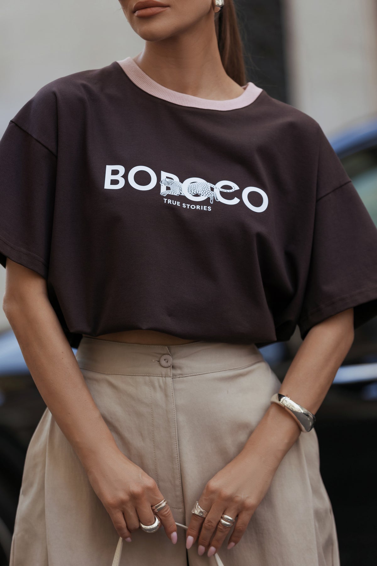 T-SHIRT BOPOCO TYGRYS BRĄZOWY Z RÓŻOWĄ LAMÓWKĄ