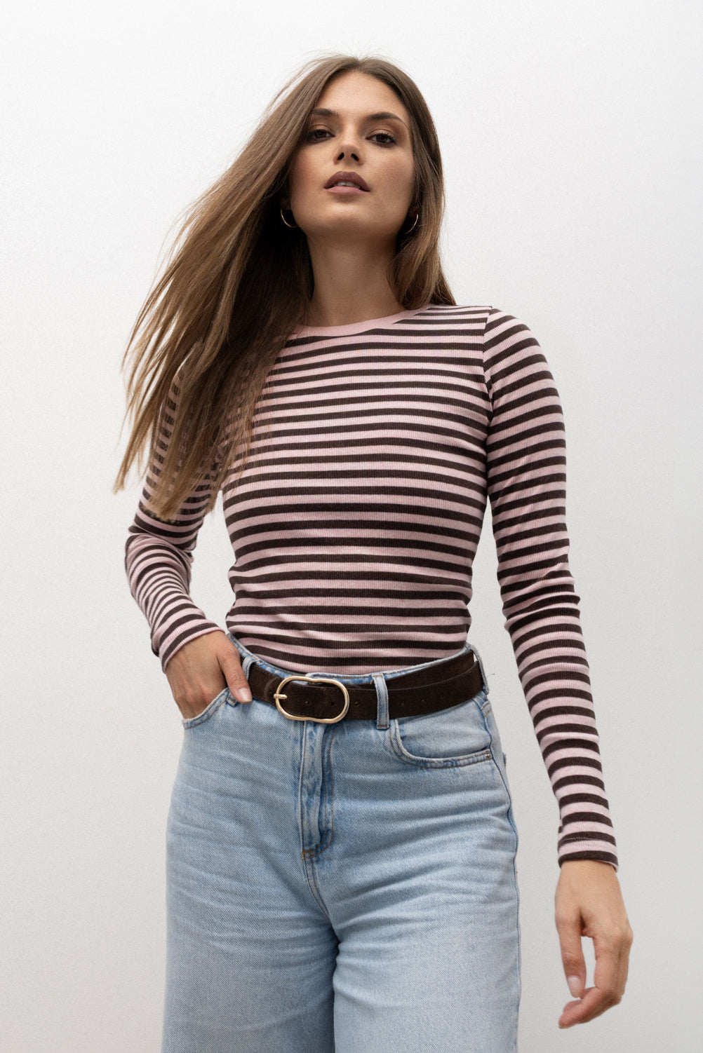 LONGSLEEVE PRĄŻEK W PASKI RÓŻOWO-BRĄZOWY MELANŻ