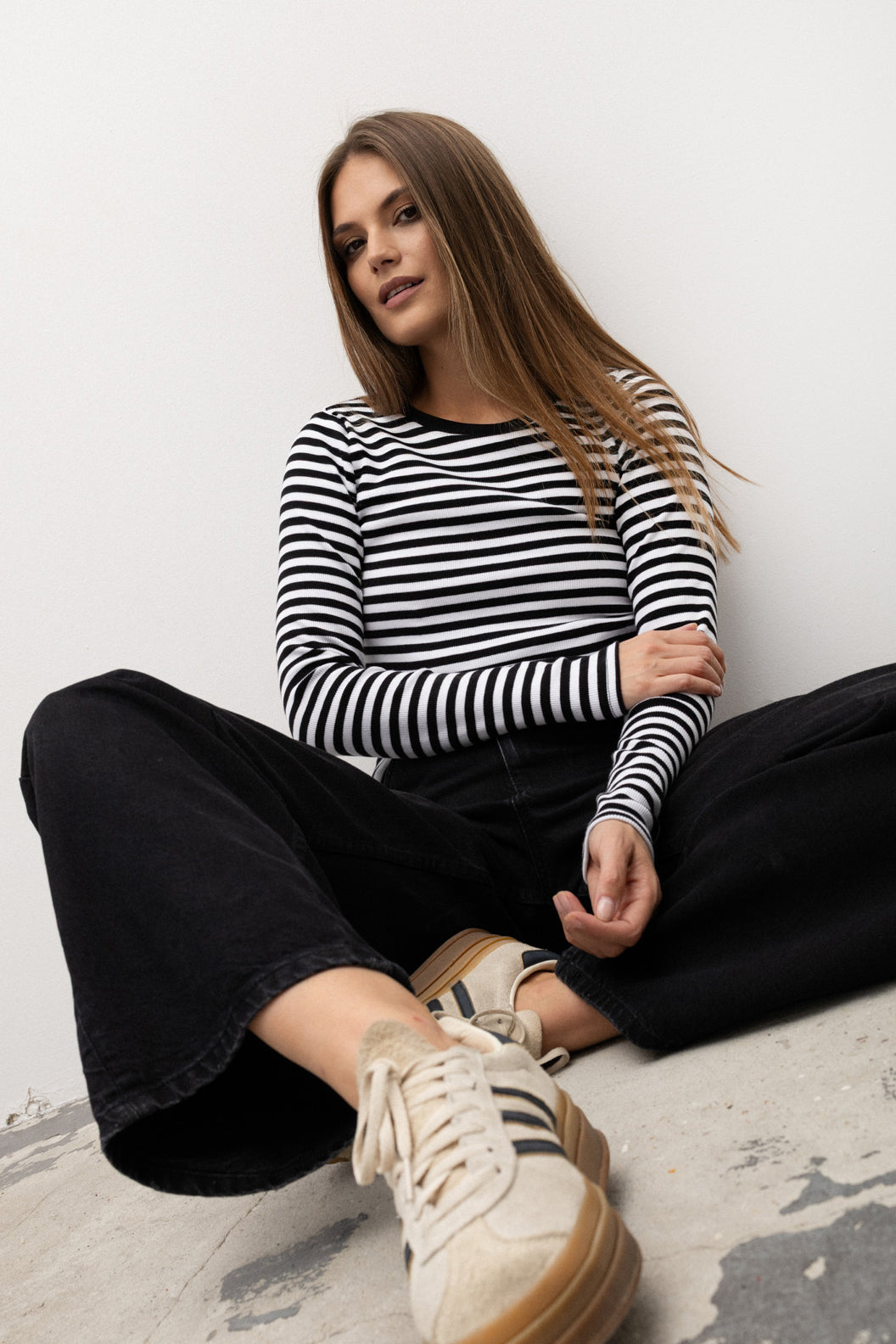 LONGSLEEVE PRĄŻEK W PASKI CZARNO-BIAŁE