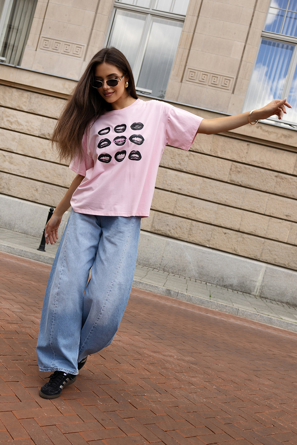 T-SHIRT USTA RÓŻOWY