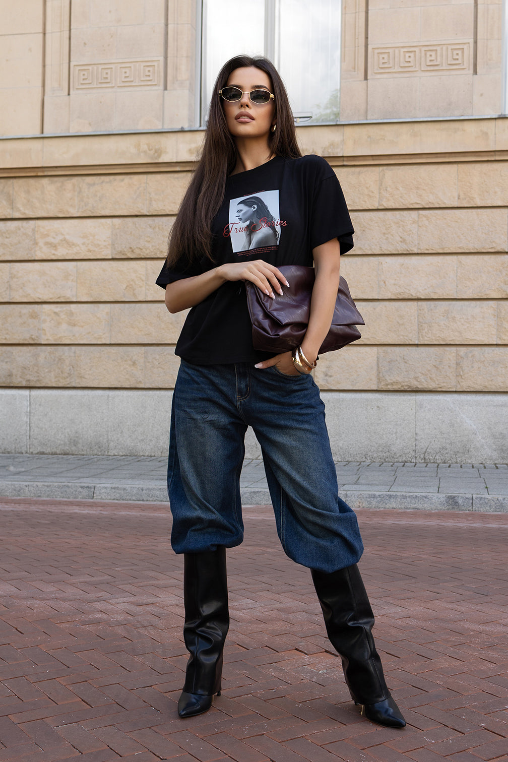 T-SHIRT WOMAN TRUE STORIES CZARNY