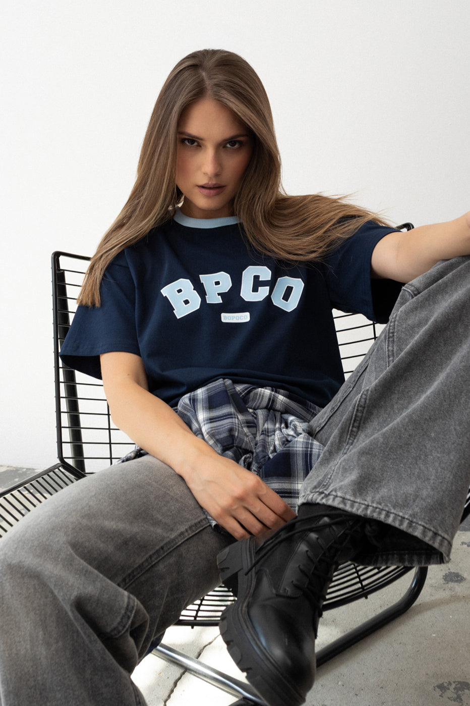 T-SHIRT BPCO GRANATOWY Z NIEBIESKĄ LAMÓWKĄ