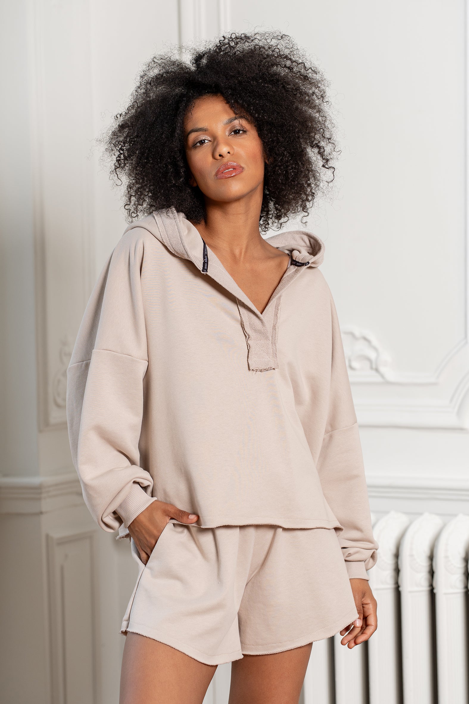 BLUZA ALTHEA Z KAPTUREM JASNOBEŻOWA