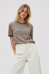 T-SHIRT W PASKI JEANSOWE-MIODOWE image 1