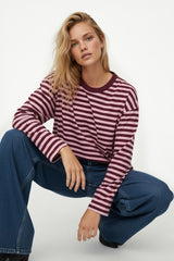 LONGSLEEVE OVERSIZE W PASKI BORDOWO-RÓŻOWY