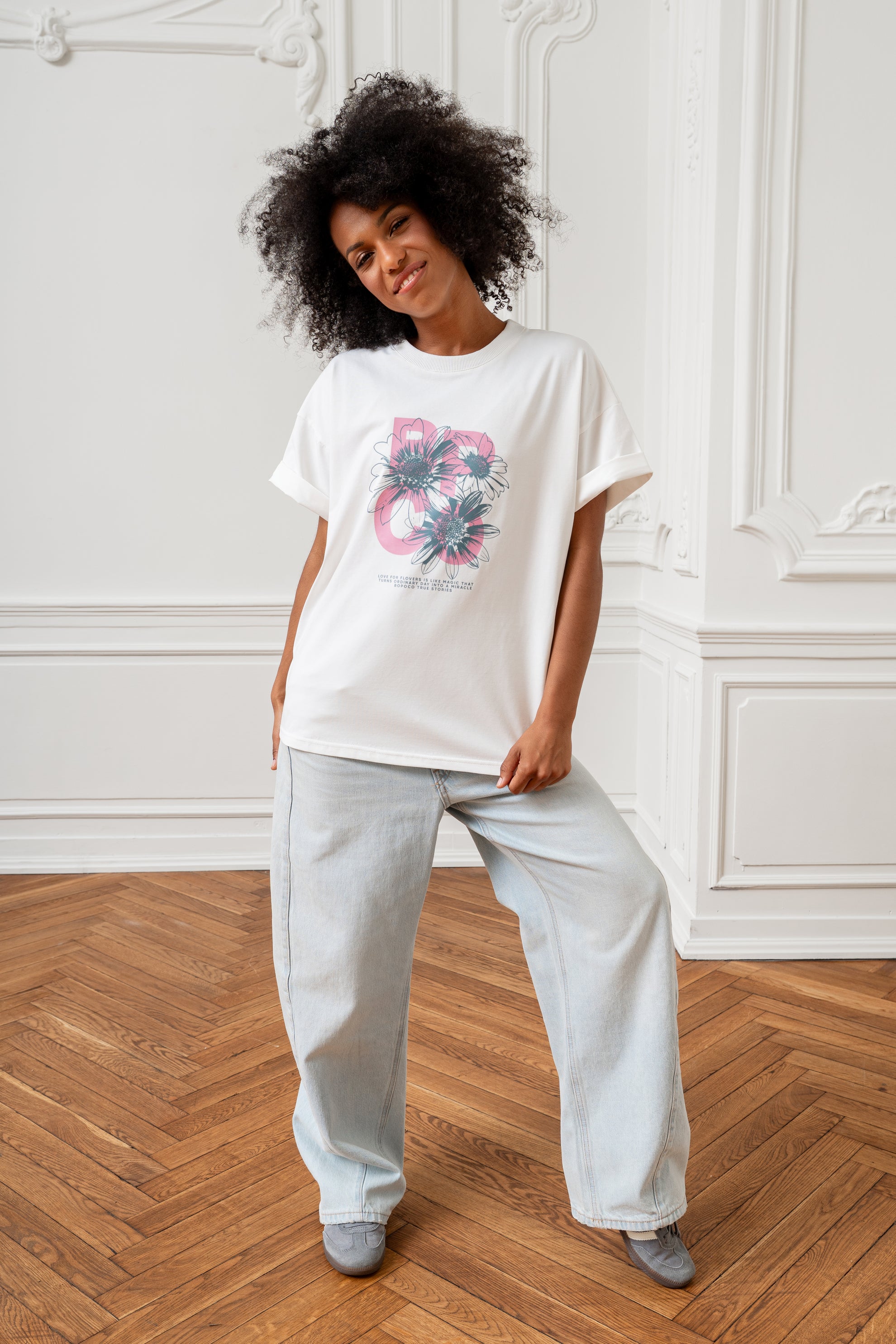 T-SHIRT FLORAL ESSENCE ŚMIETANKOWY