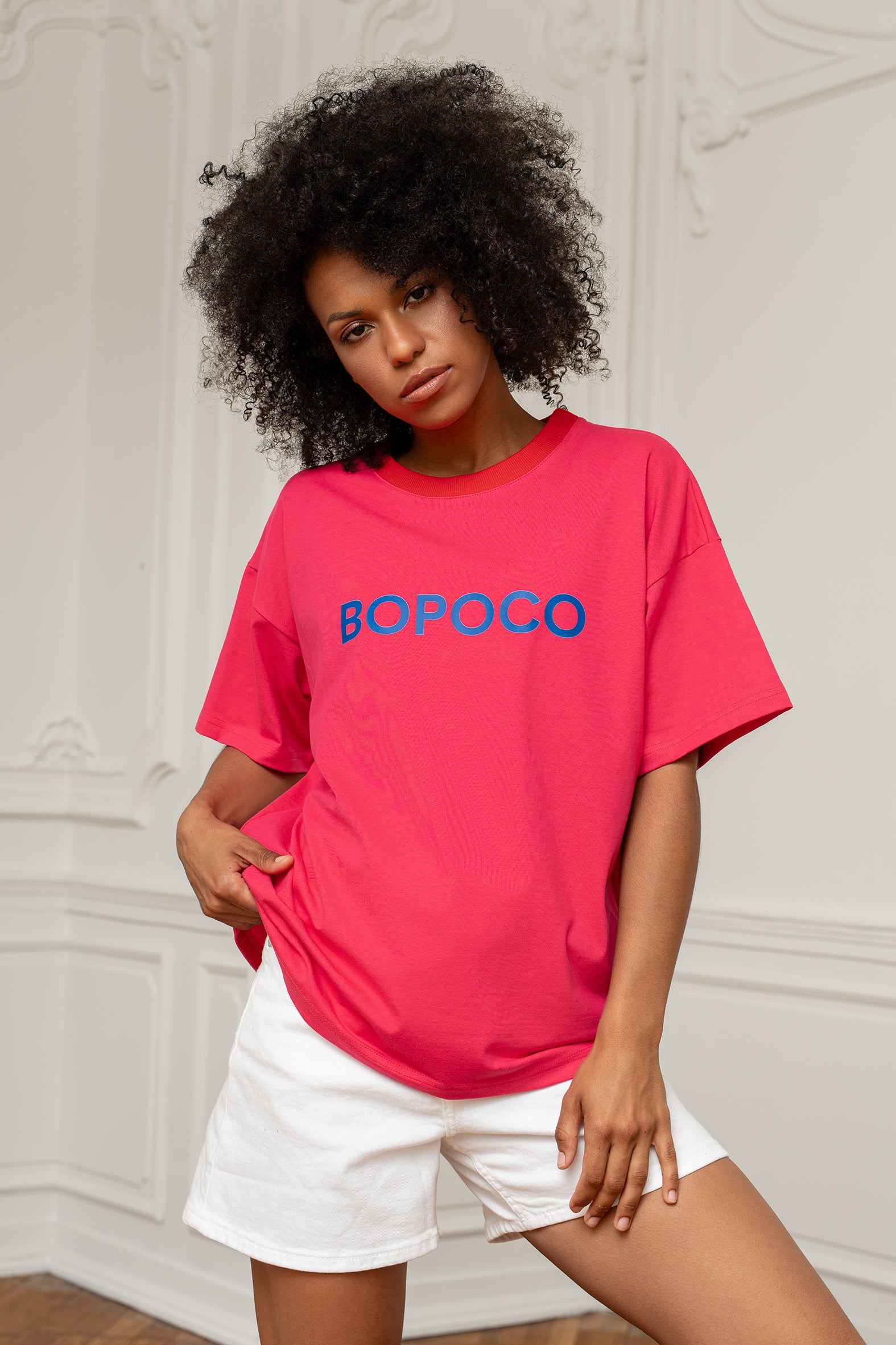 T-SHIRT BOPOCO RÓŻOWY Z CZERWONĄ LAMÓWKĄ