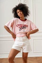T-SHIRT CROISSANT RÓŻOWY Z BORDOWĄ LAMÓWKĄ