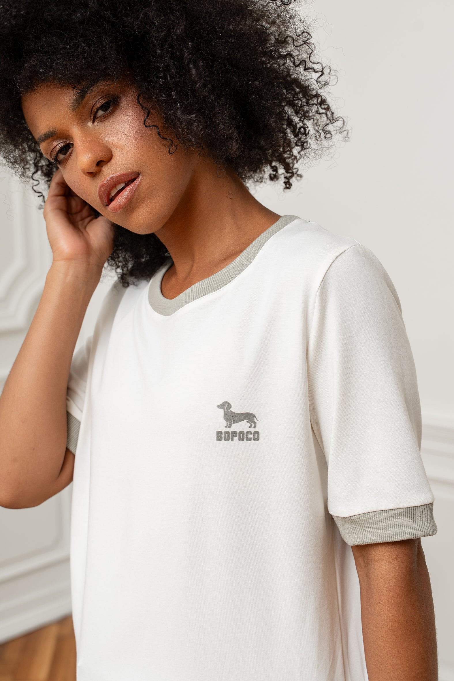 T-SHIRT ECRU DOG Z LAMÓWKĄ