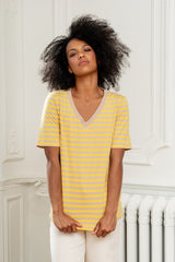 T-SHIRT V-NECK W PASKI BEŻOWO-ŻÓŁTE