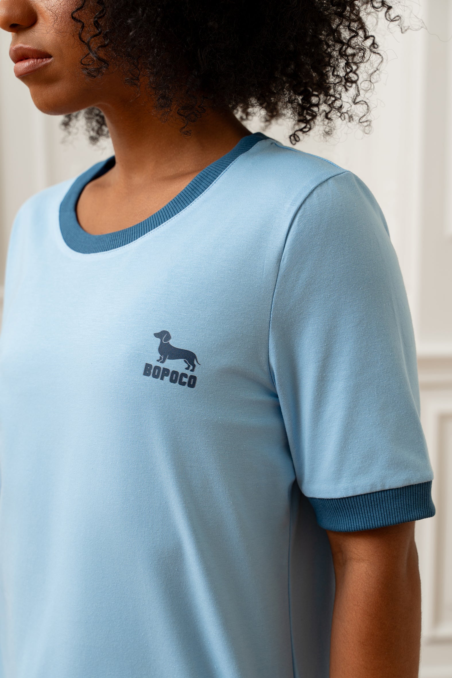 T-SHIRT NIEBIESKI DOG Z LAMÓWKĄ