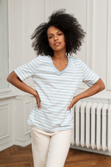 T-SHIRT V-NECK W PASKI BŁĘKITNO-ŚMIETANKOWE