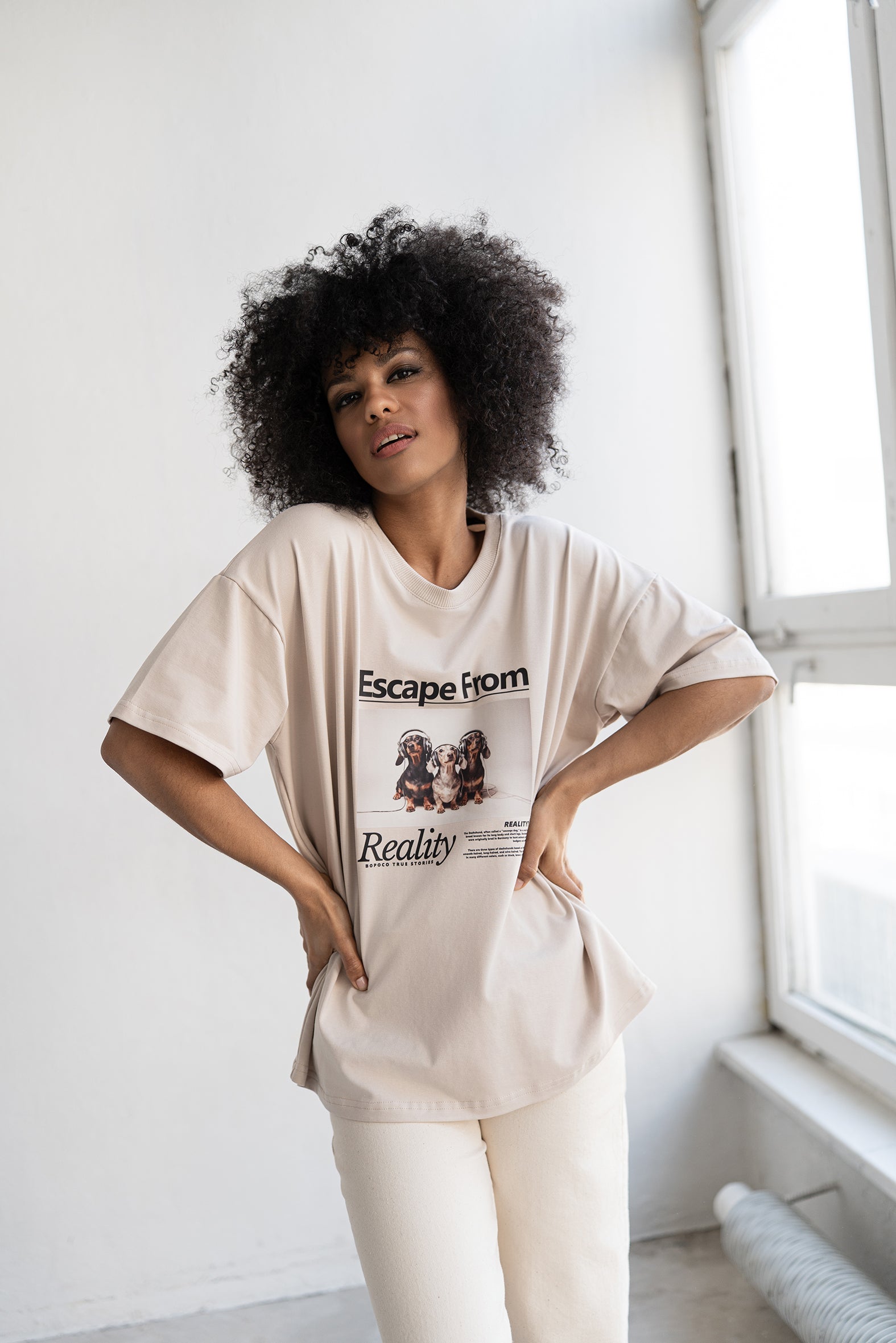 T-SHIRT ESCAPE BEŻOWY image 1