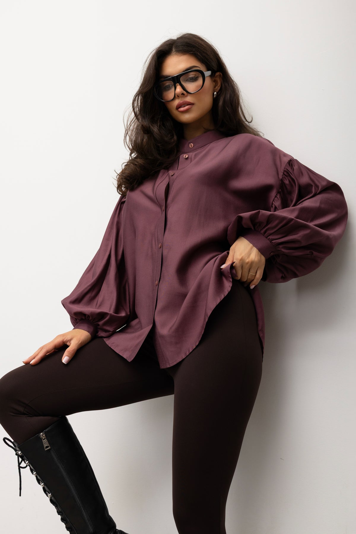 LEILA BURGUNDOWA