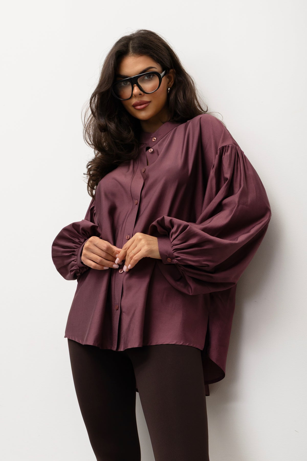 LEILA BURGUNDOWA