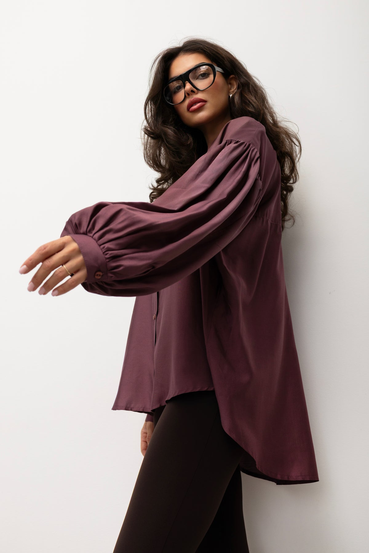 LEILA BURGUNDOWA