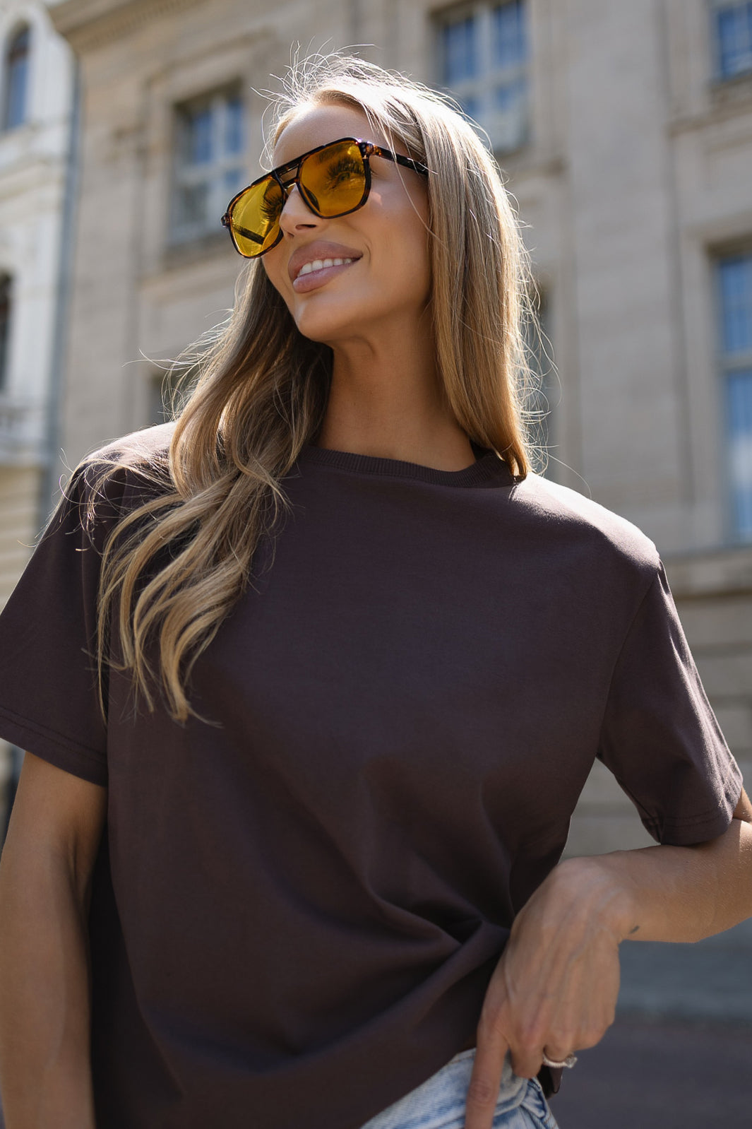 T-SHIRT BASIC BOPOCO Z PODUSZKAMI BRĄZOWY