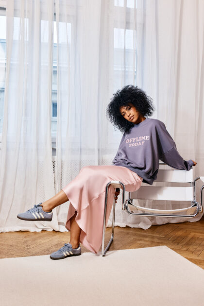 BLUZA SZARA Z HAFTEM OFFLINE TODAY