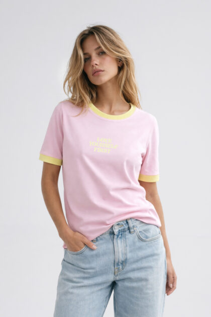 T-SHIRT RÓŻOWY LOVE YOURSELF Z LAMÓWKĄ
