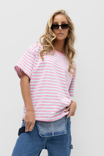 T-SHIRT OVERSIZE W PASKI RÓŻOWO-MIĘTOWE