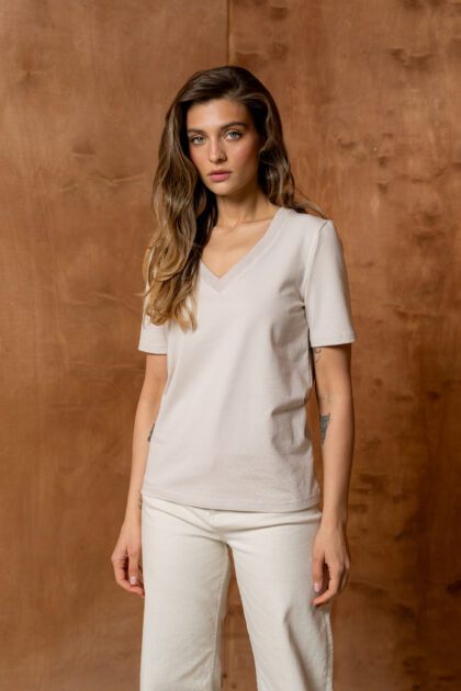 T-SHIRT BASIC BOPOCO NORMAL V-NECK BEŻOWY