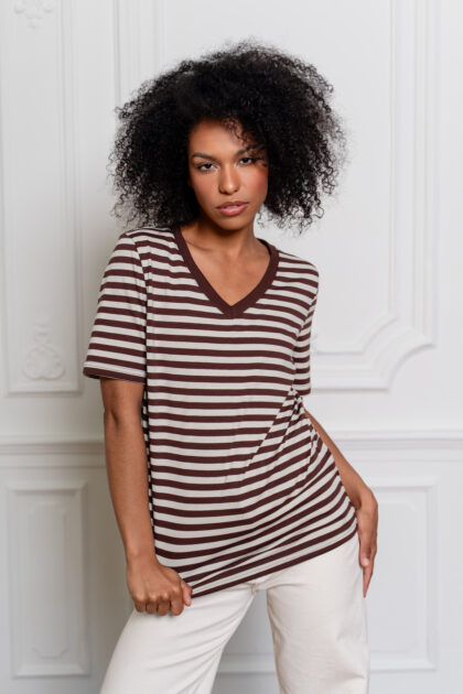 T-SHIRT V-NECK W PASKI BRĄZOWO-BEŻOWE
